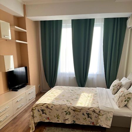 Stefan Cel Mare 1 Studio Chisinau Ngoại thất bức ảnh