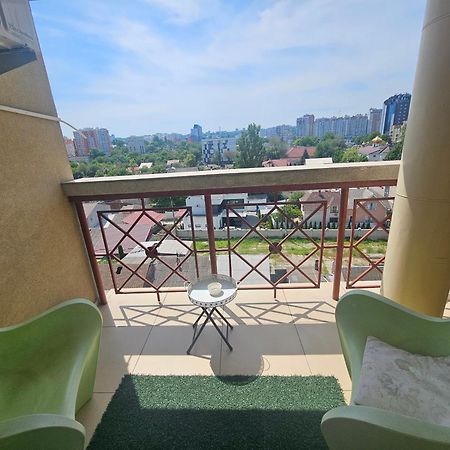 Stefan Cel Mare 1 Studio Chisinau Ngoại thất bức ảnh