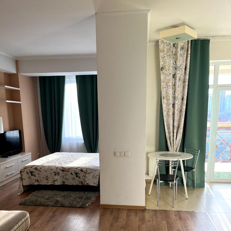 Stefan Cel Mare 1 Studio Chisinau Ngoại thất bức ảnh