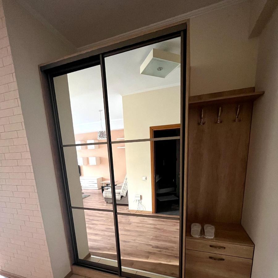 Stefan Cel Mare 1 Studio Chisinau Ngoại thất bức ảnh