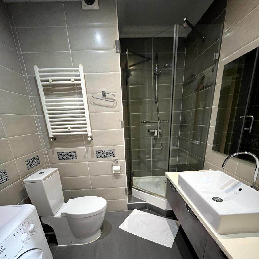 Stefan Cel Mare 1 Studio Chisinau Ngoại thất bức ảnh