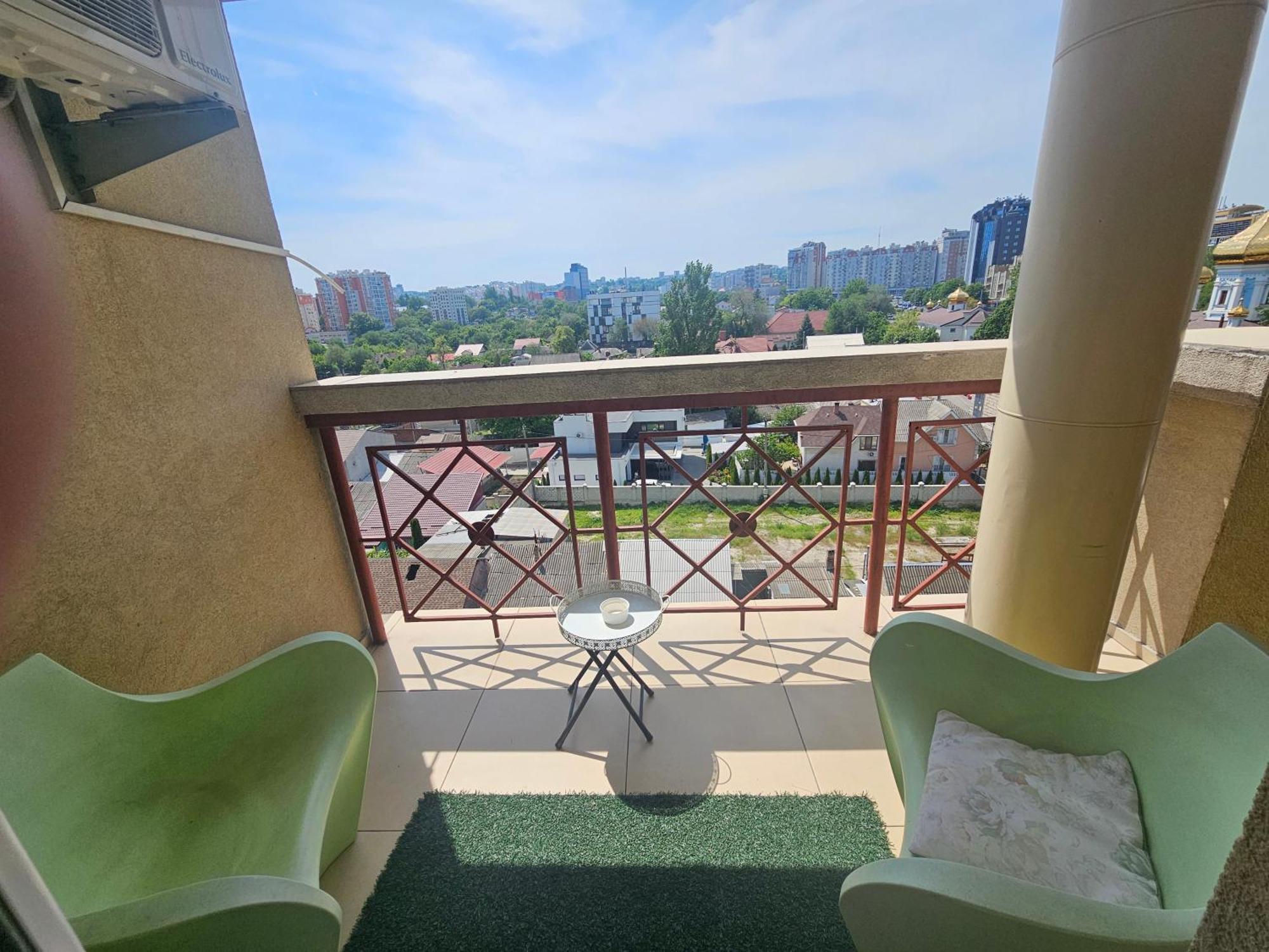 Stefan Cel Mare 1 Studio Chisinau Ngoại thất bức ảnh
