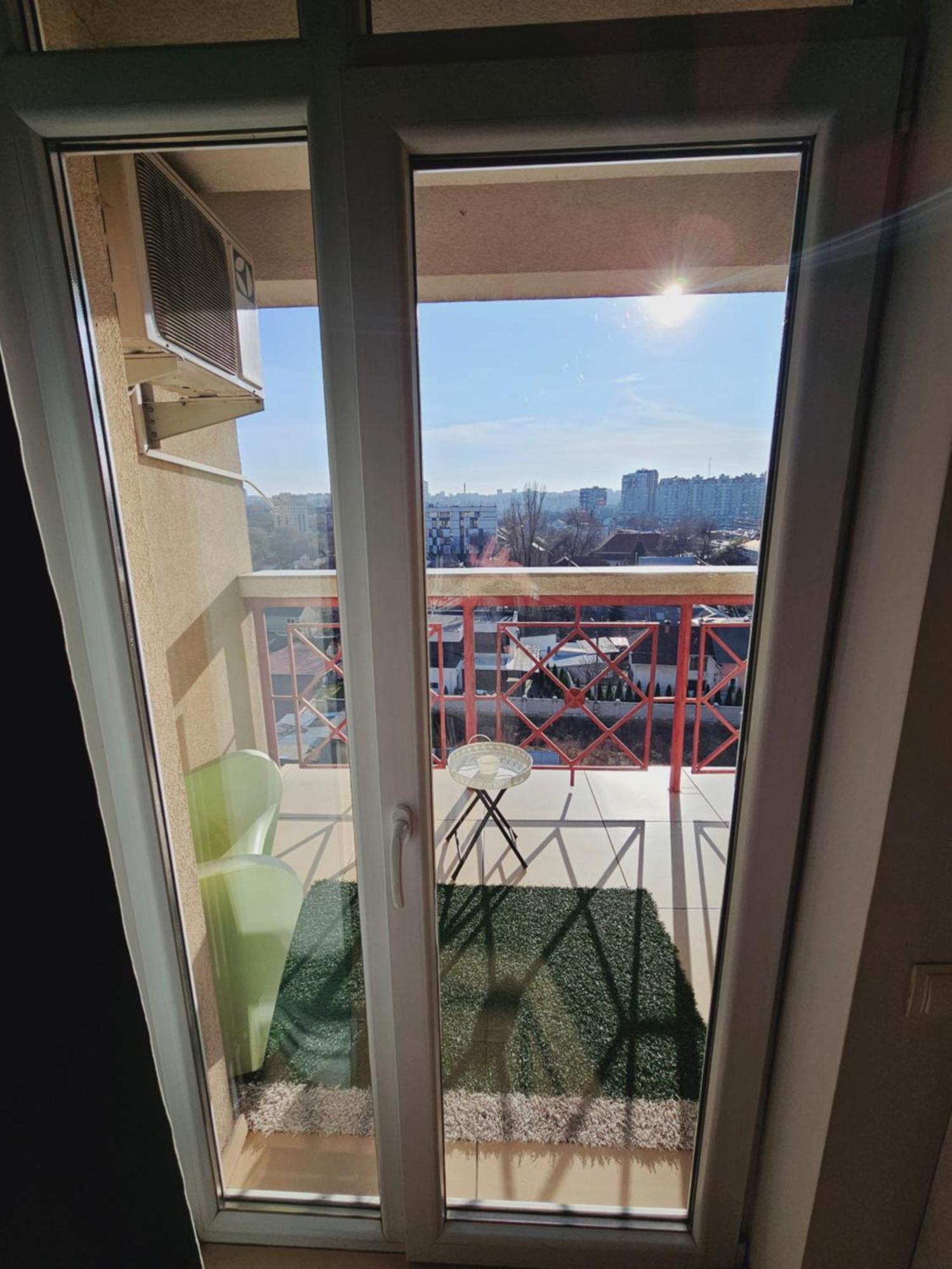 Stefan Cel Mare 1 Studio Chisinau Ngoại thất bức ảnh