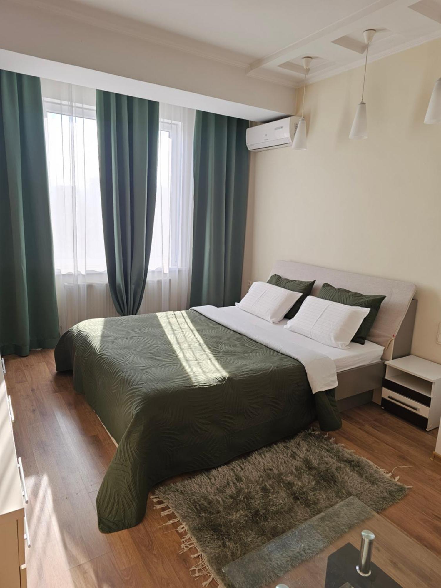 Stefan Cel Mare 1 Studio Chisinau Ngoại thất bức ảnh