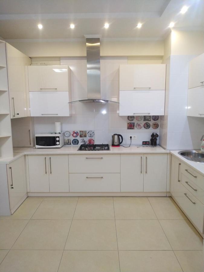 Stefan Cel Mare 1 Studio Chisinau Ngoại thất bức ảnh