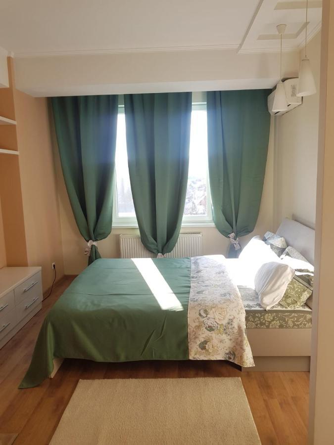 Stefan Cel Mare 1 Studio Chisinau Ngoại thất bức ảnh